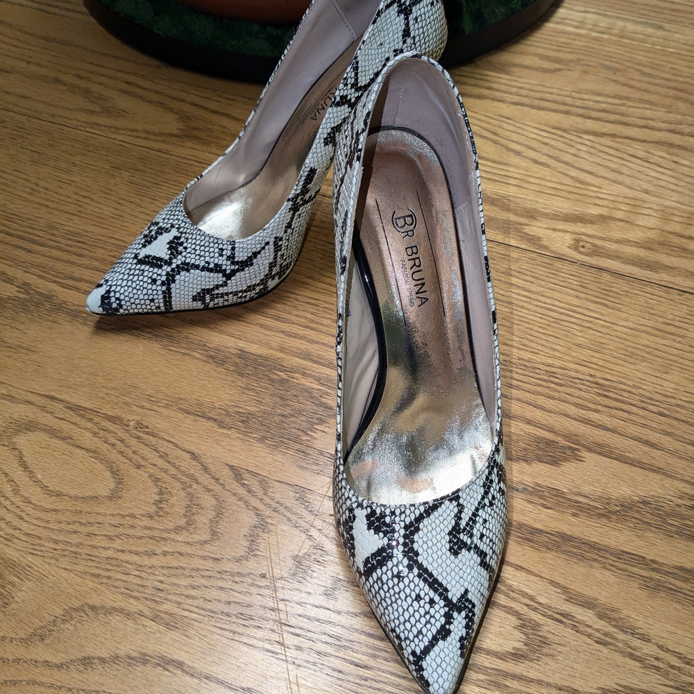 Black and White Snake Print Women's Shoes